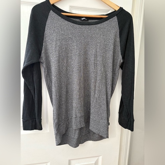 TNA Tops - TNA Aritzia grey black long sleeve top size small shirt casual-see photos